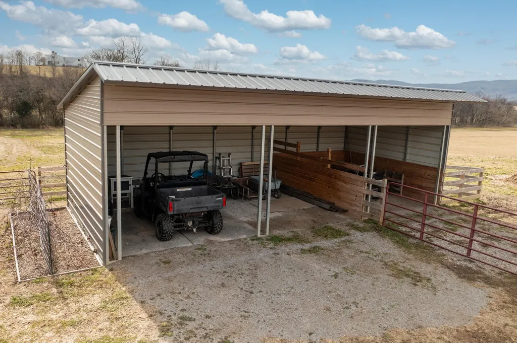 10115 Upper East Valley Road Pikeville TN 37367
