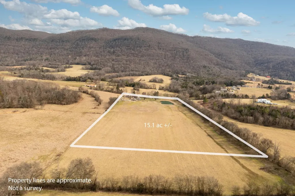 10115 Upper East Valley Road Pikeville TN 37367