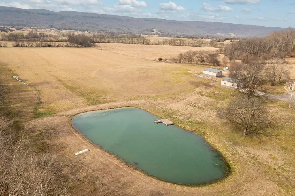 10115 Upper East Valley Road Pikeville TN 37367