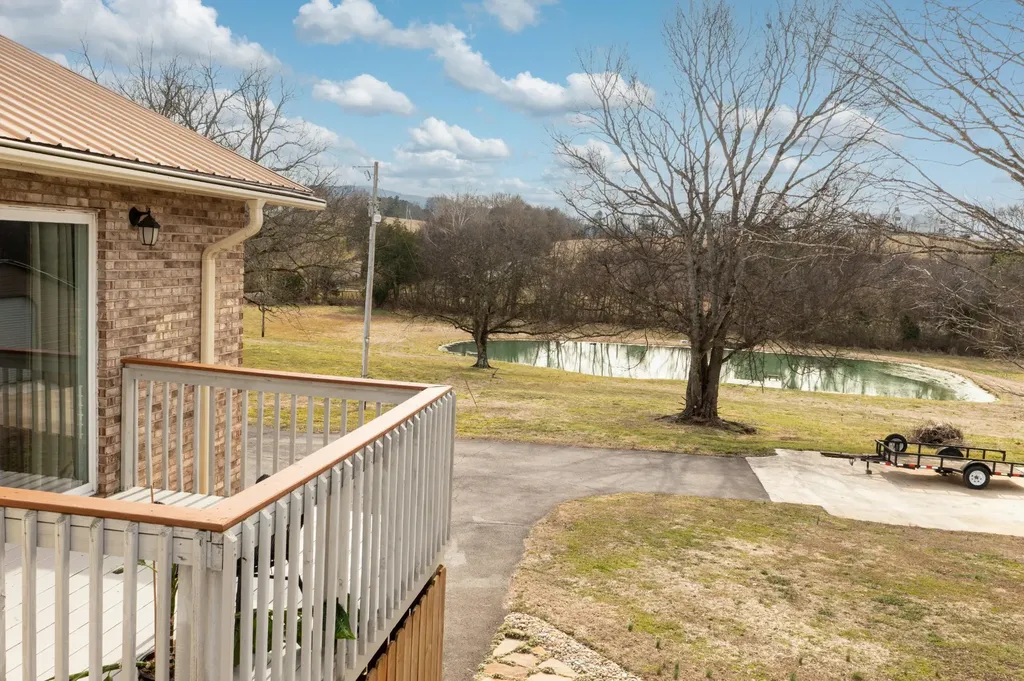 10115 Upper East Valley Road Pikeville TN 37367