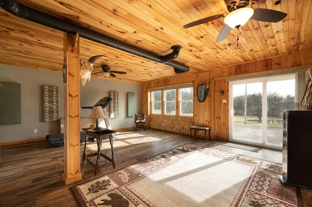10115 Upper East Valley Road Pikeville TN 37367