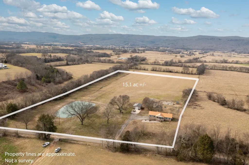 10115 Upper East Valley Road Pikeville TN 37367