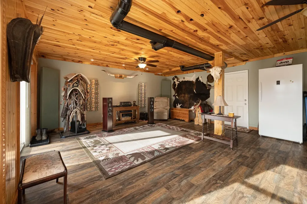 10115 Upper East Valley Road Pikeville TN 37367