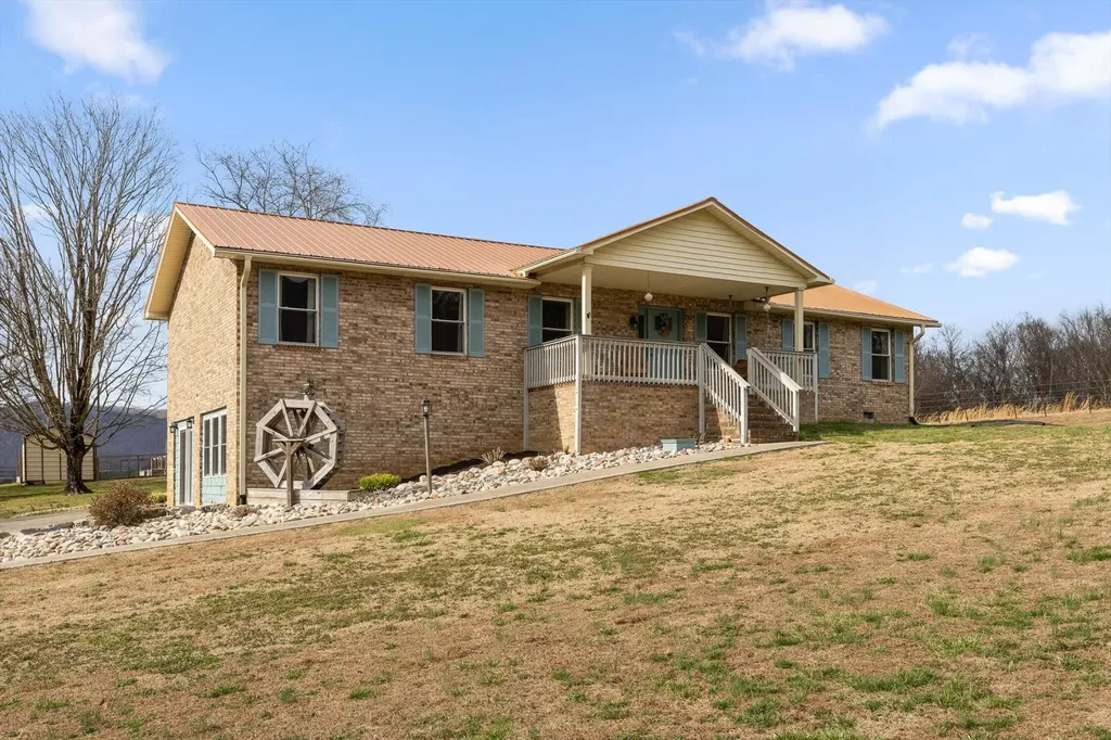 10115 Upper East Valley Road Pikeville TN 37367
