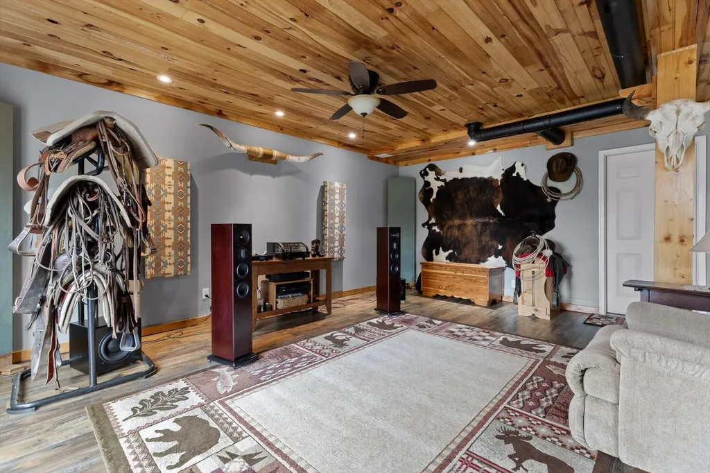 10115 Upper East Valley Road Pikeville TN 37367
