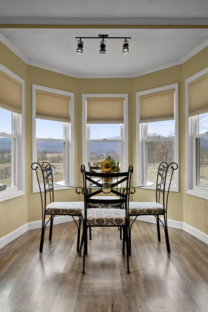 10115 Upper East Valley Road Pikeville TN 37367
