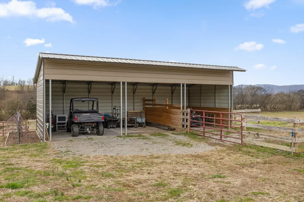 10115 Upper East Valley Road Pikeville TN 37367