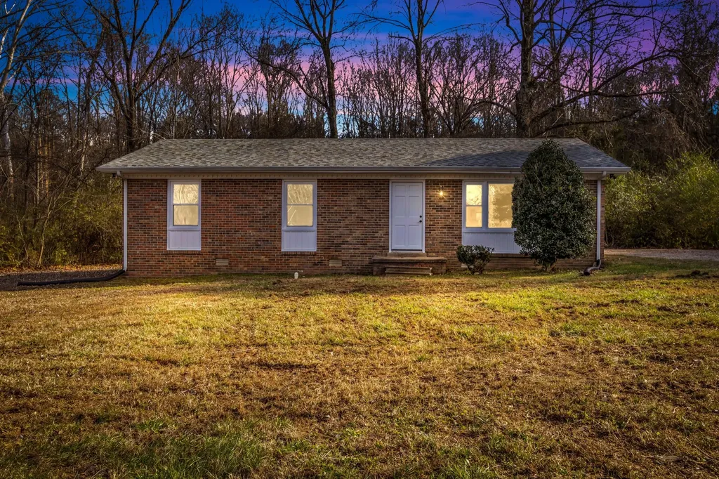 105 Sherry Lane Dickson TN 37055