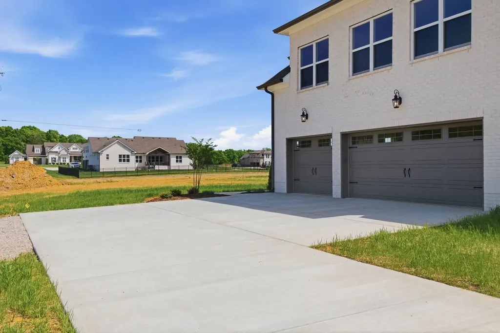 1561 John Sharp Road Spring Hill TN 37174