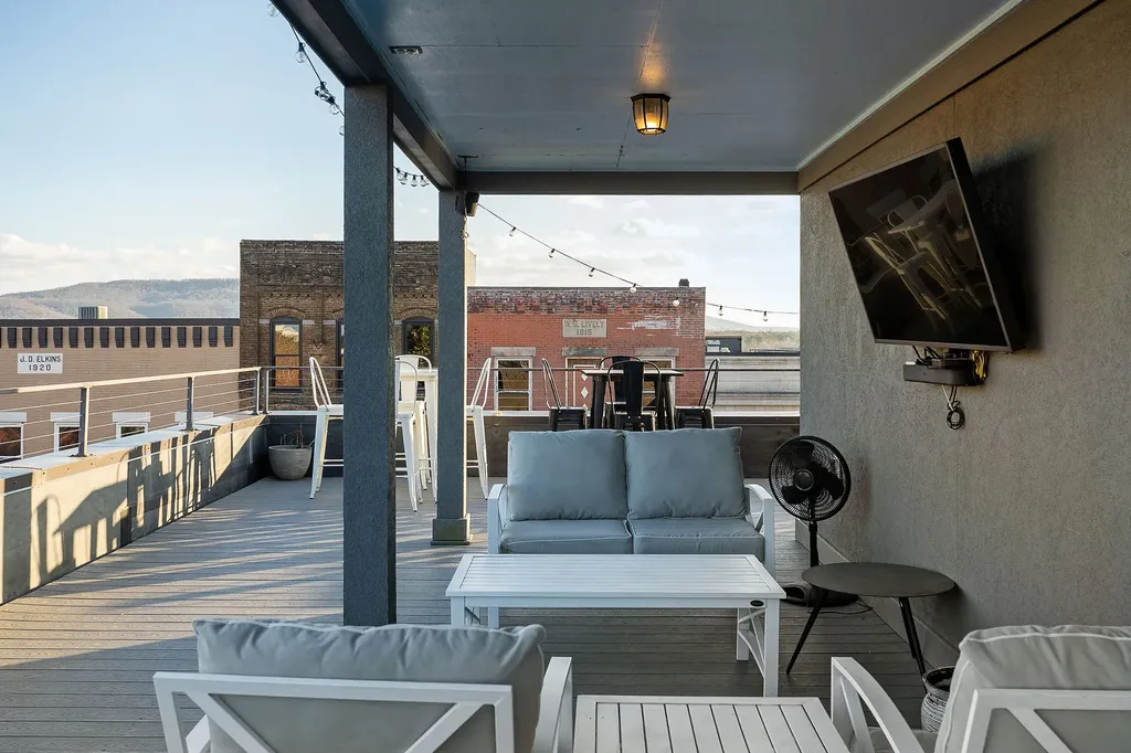 209 E Main Street Mcminnville TN 37110