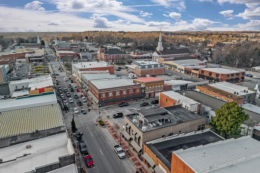 209 E Main Street Mcminnville TN 37110