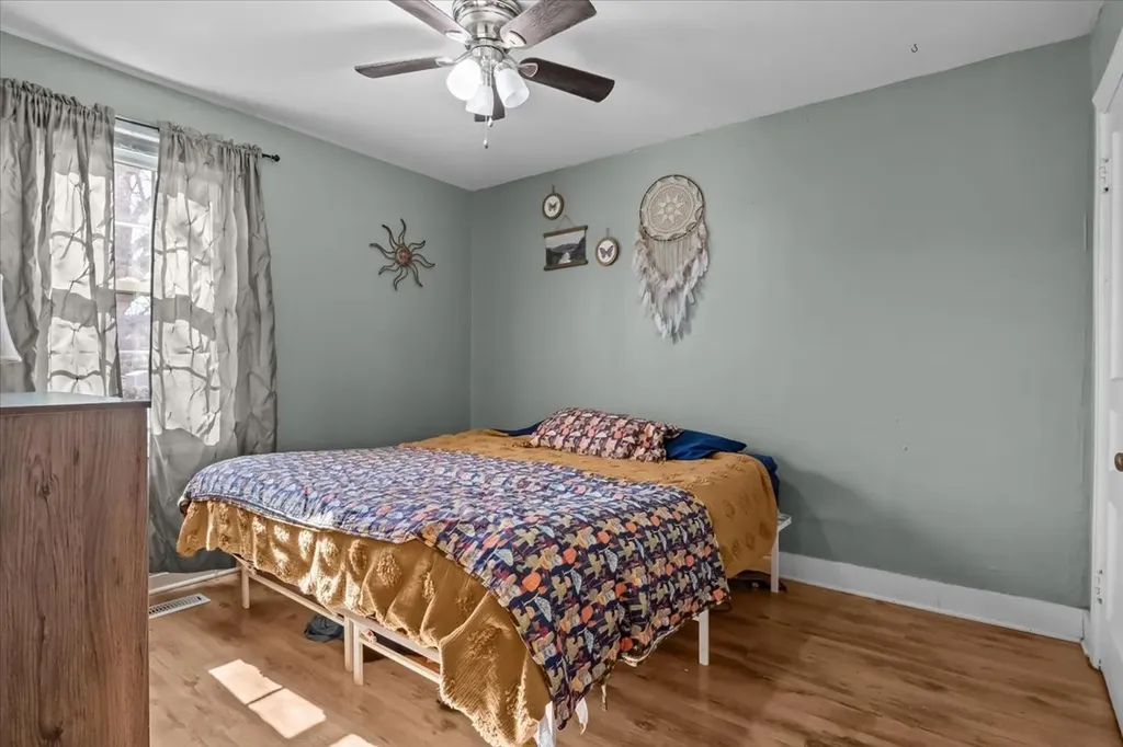 102 Sutton Avenue Waverly TN 37185