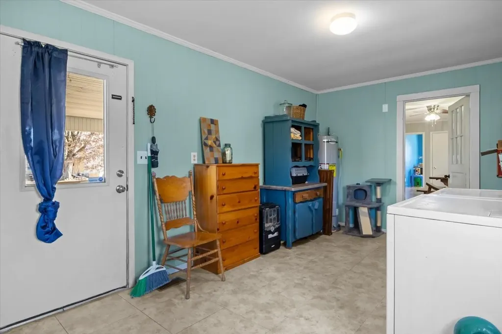 102 Sutton Avenue Waverly TN 37185