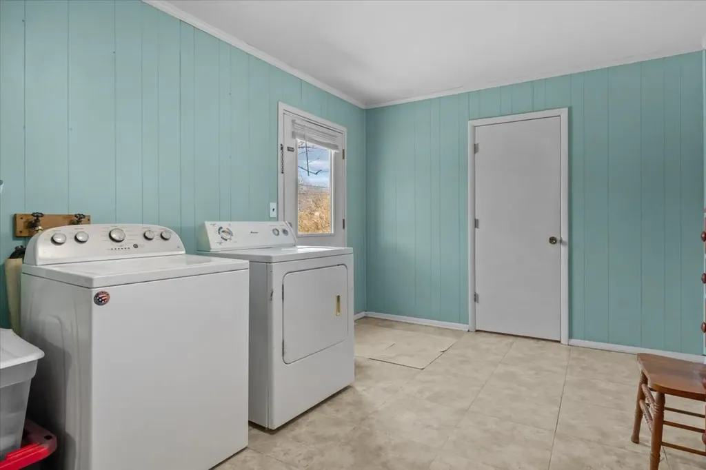 102 Sutton Avenue Waverly TN 37185