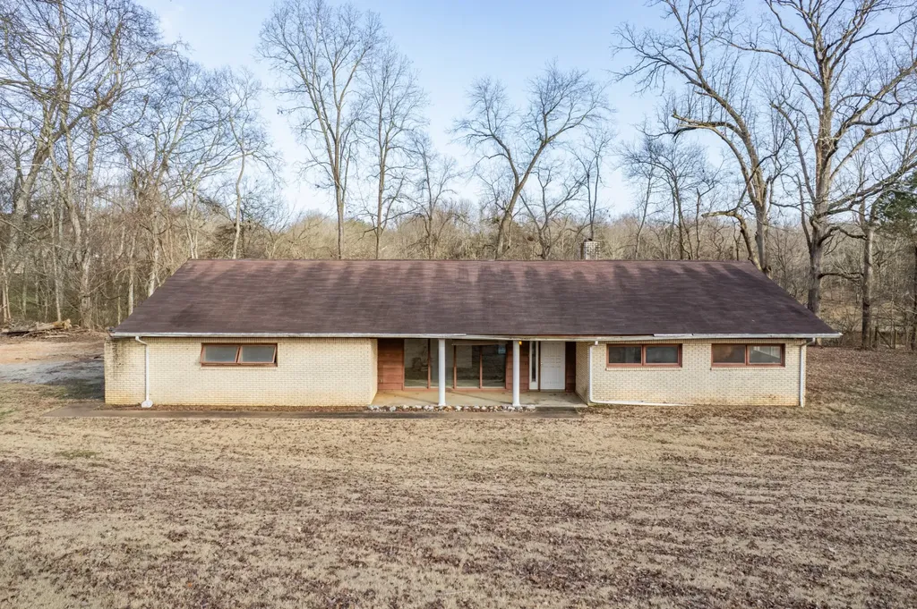 301 Sanford Lane Lawrenceburg TN 38464