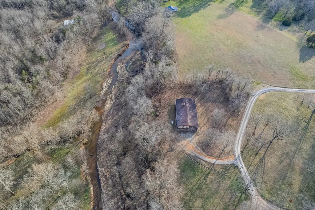 301 Sanford Lane Lawrenceburg TN 38464