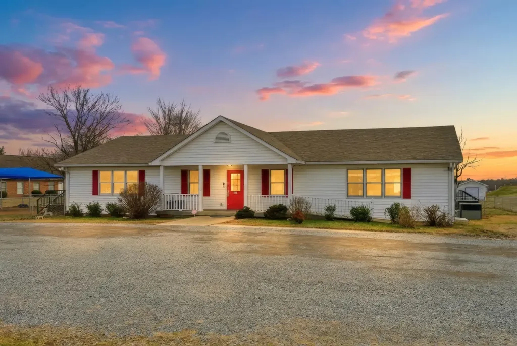 609 Hwy 52e Portland TN 37148