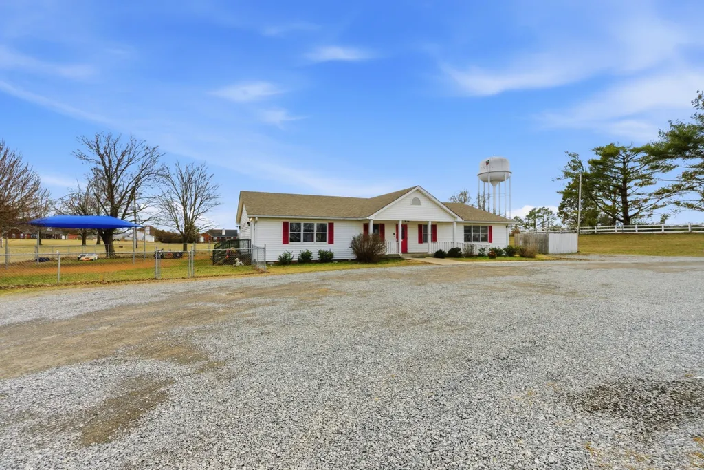 609 Hwy 52e Portland TN 37148
