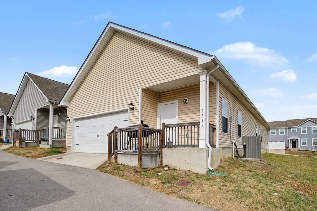 2217 Silverton Drive Nashville TN 37207