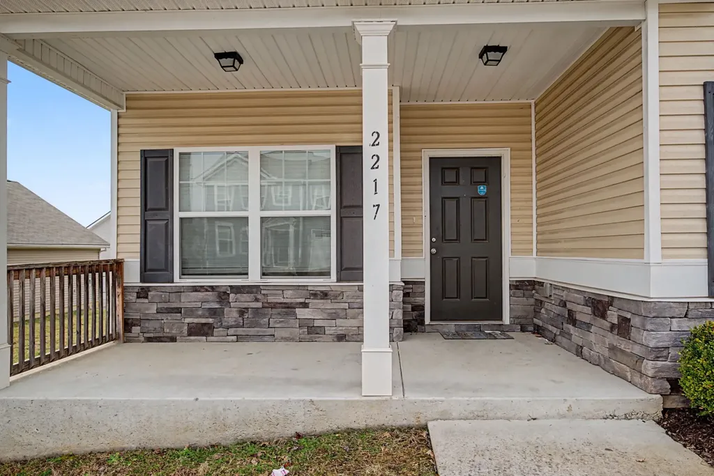 2217 Silverton Drive Nashville TN 37207