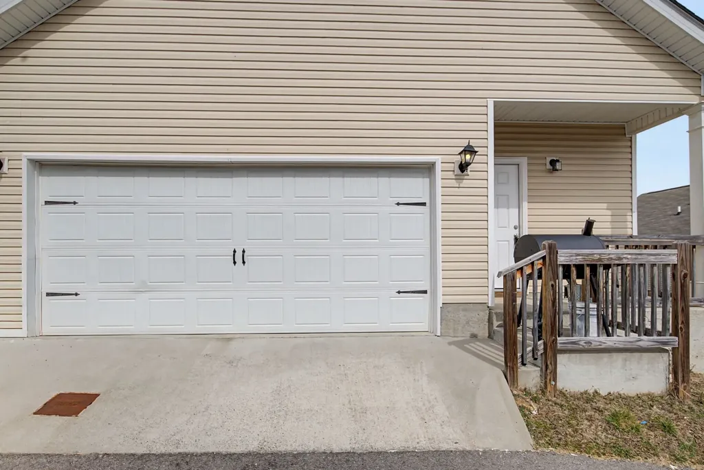 2217 Silverton Drive Nashville TN 37207