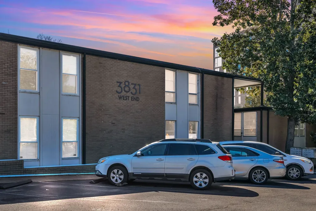 3831 West End Avenue Nashville TN 37205
