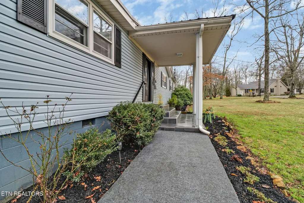 8217 Cherokee Trail Crossville TN 38572