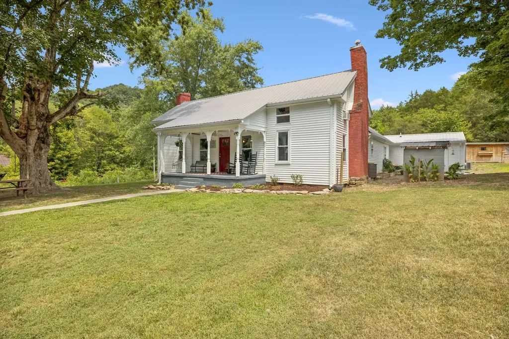 860 Golden Hollow Road Dixon Springs TN 37057