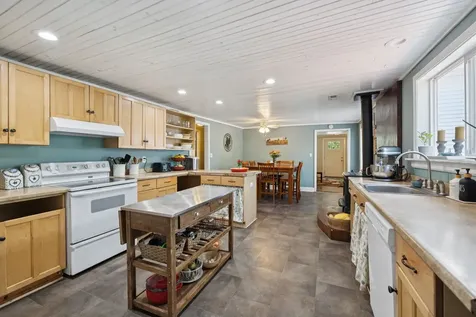 860 Golden Hollow Road Dixon Springs TN 37057