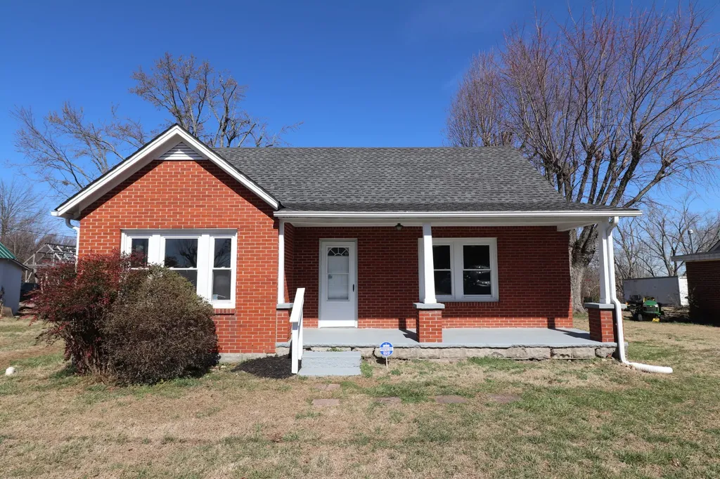 400 Meador Drive Lafayette TN 37083