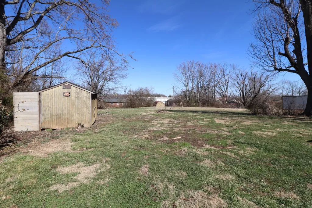 400 Meador Drive Lafayette TN 37083