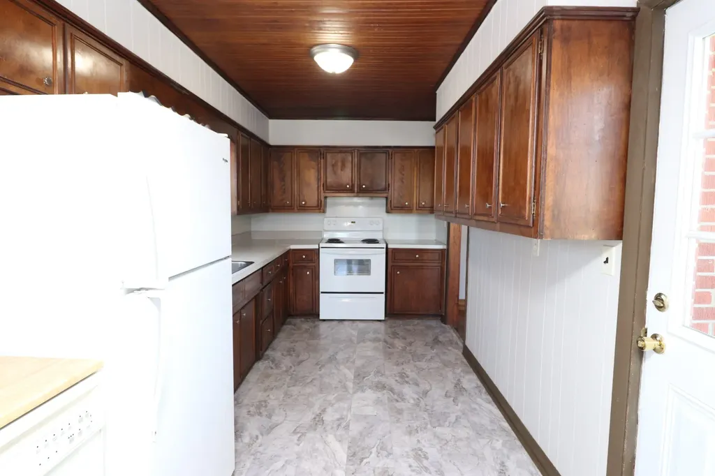 400 Meador Drive Lafayette TN 37083
