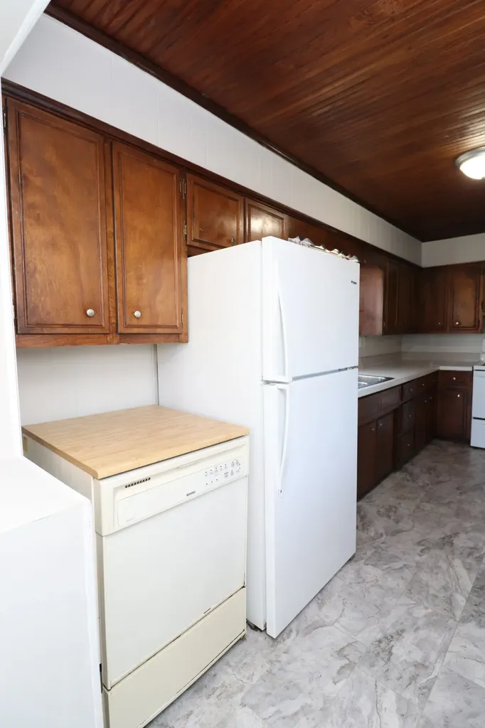 400 Meador Drive Lafayette TN 37083