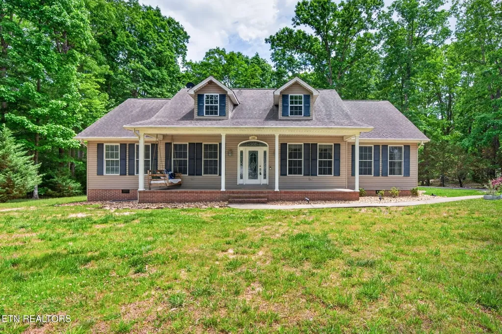 1945 W Creston Road Crossville TN 38571