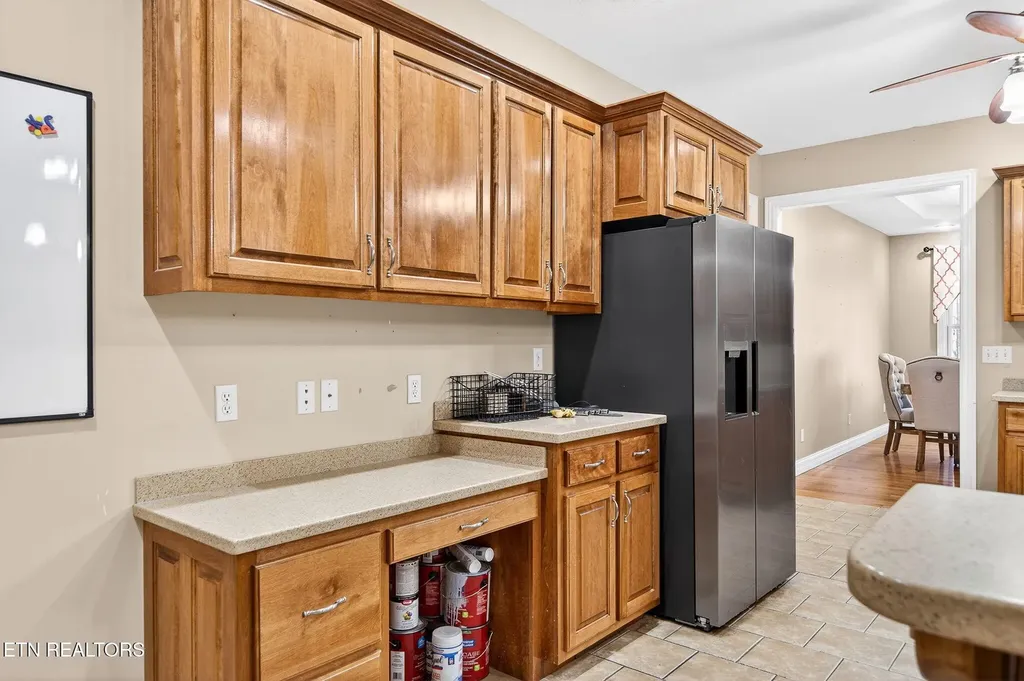 1945 W Creston Road Crossville TN 38571