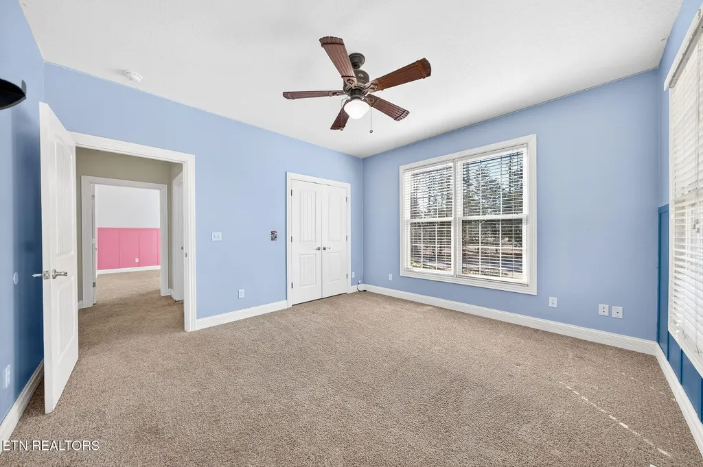 1945 W Creston Road Crossville TN 38571