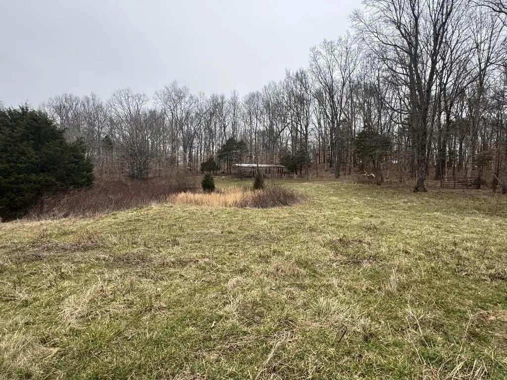2250 Indian Creek Road Mc Ewen TN 37101