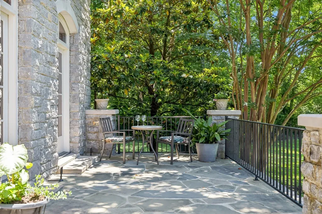 1810 Tyne Boulevard Nashville TN 37215