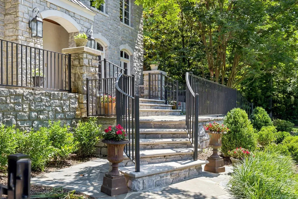 1810 Tyne Boulevard Nashville TN 37215