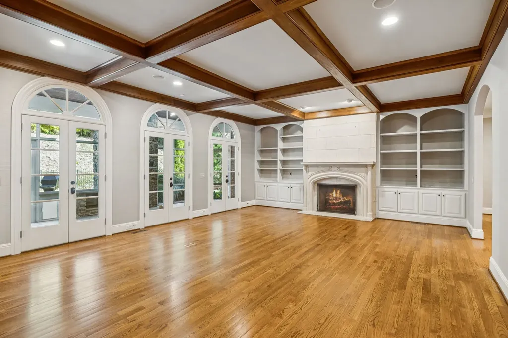 1810 Tyne Boulevard Nashville TN 37215