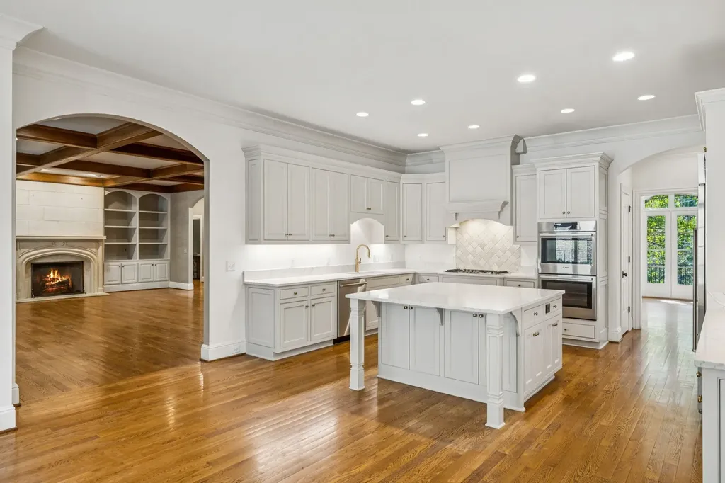 1810 Tyne Boulevard Nashville TN 37215