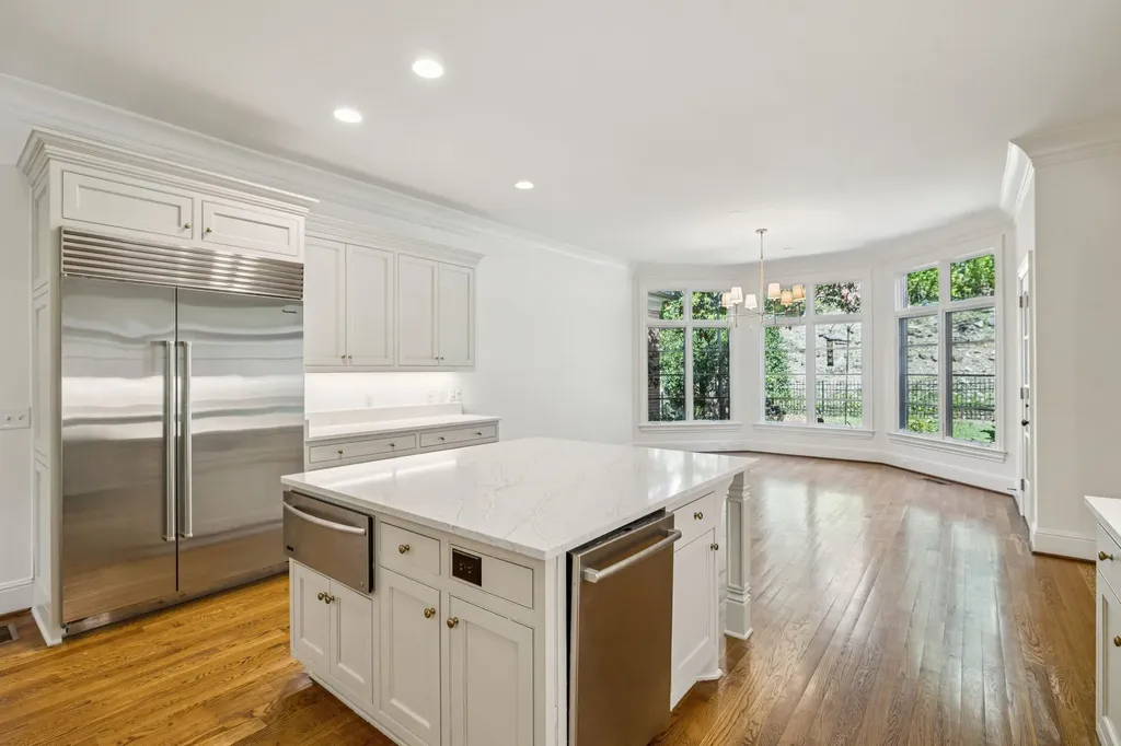 1810 Tyne Boulevard Nashville TN 37215