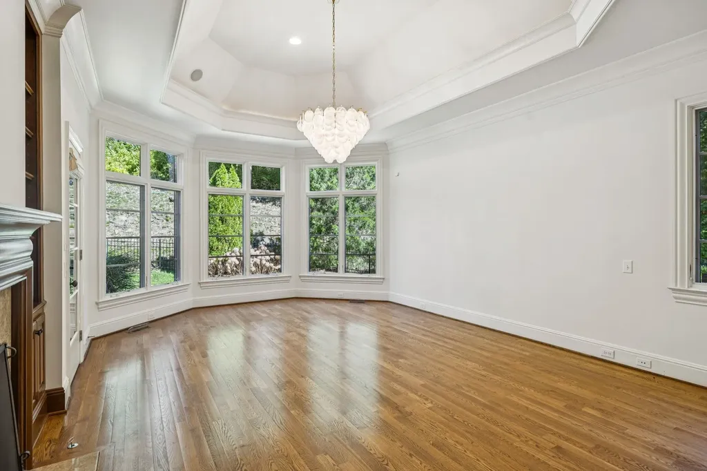 1810 Tyne Boulevard Nashville TN 37215