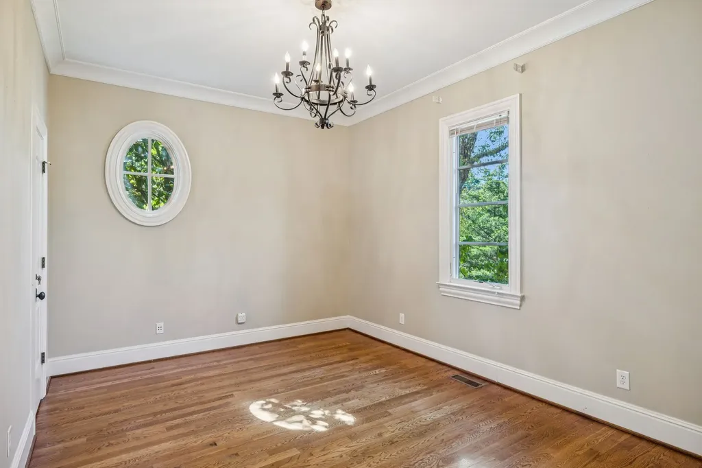 1810 Tyne Boulevard Nashville TN 37215