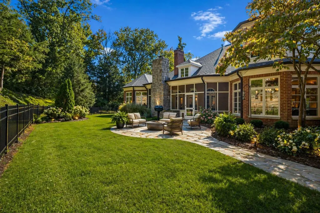1810 Tyne Boulevard Nashville TN 37215