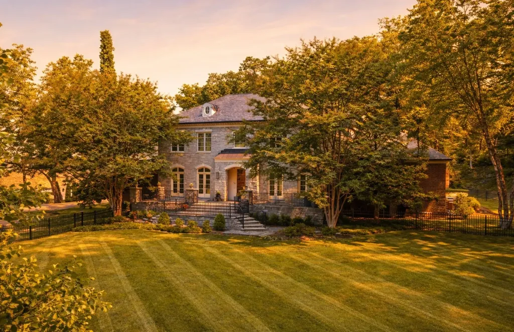 1810 Tyne Boulevard Nashville TN 37215