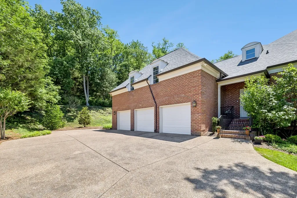 1810 Tyne Boulevard Nashville TN 37215