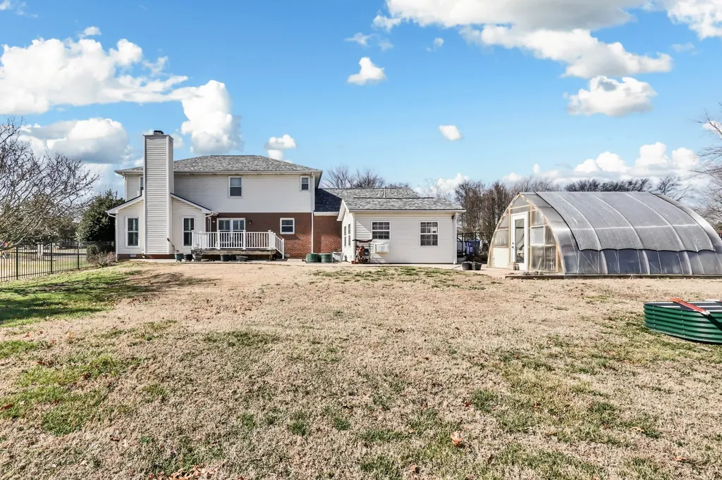 2207 Tom Drive Clarksville TN 37043