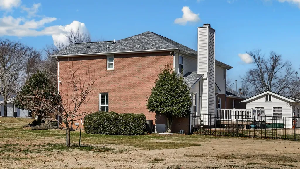2207 Tom Drive Clarksville TN 37043