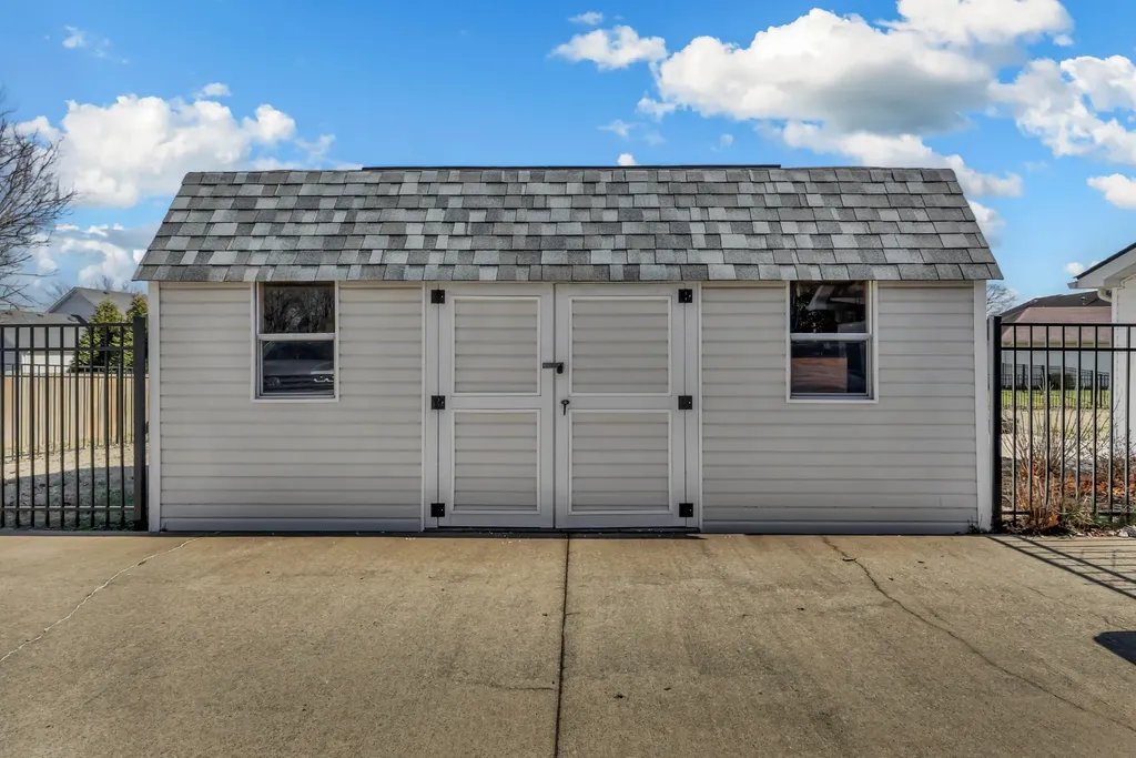 2207 Tom Drive Clarksville TN 37043